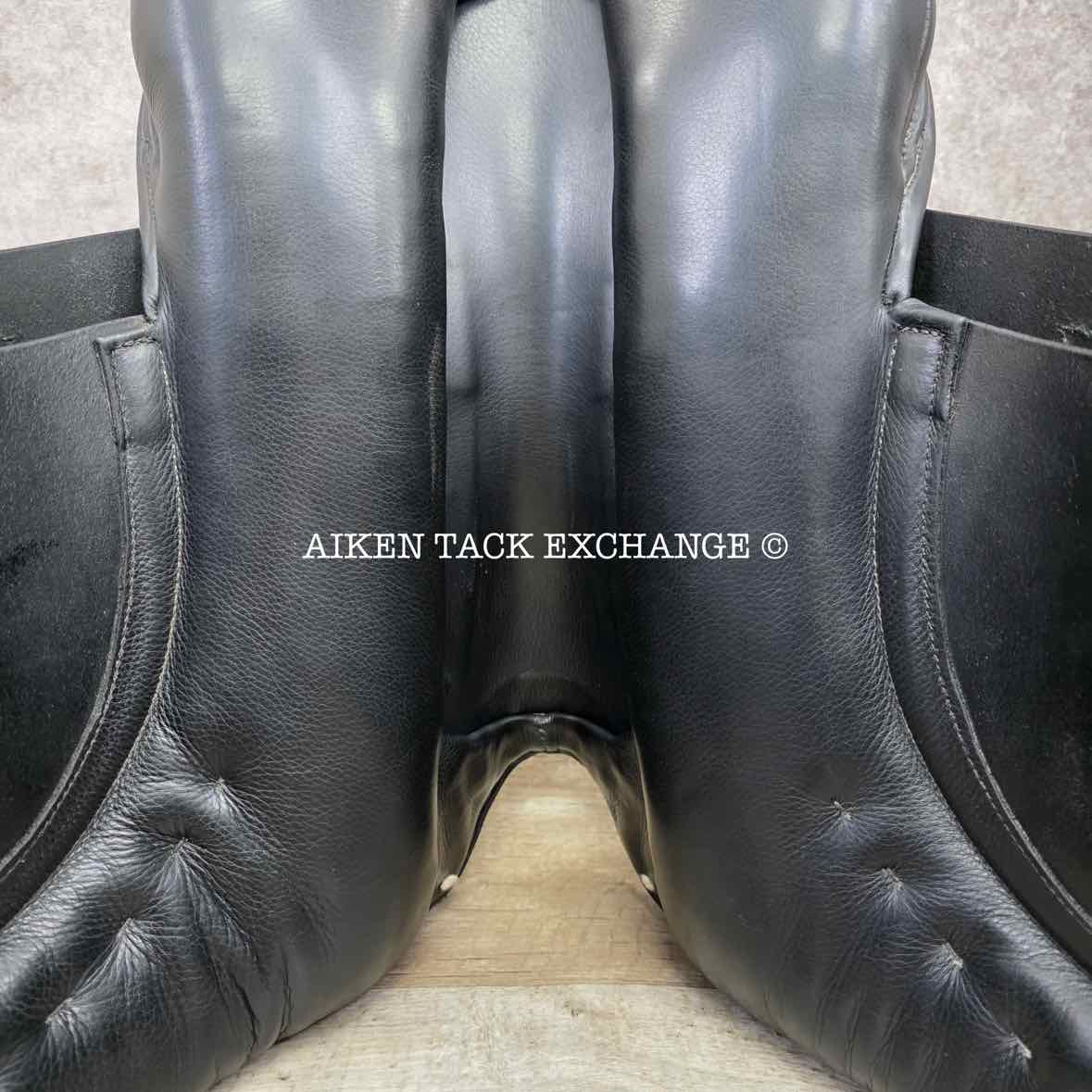 Cliff Barnsby Luxus Dressage Saddle, 17.5" Seat, Medium Tree, Wool Flocked Panels