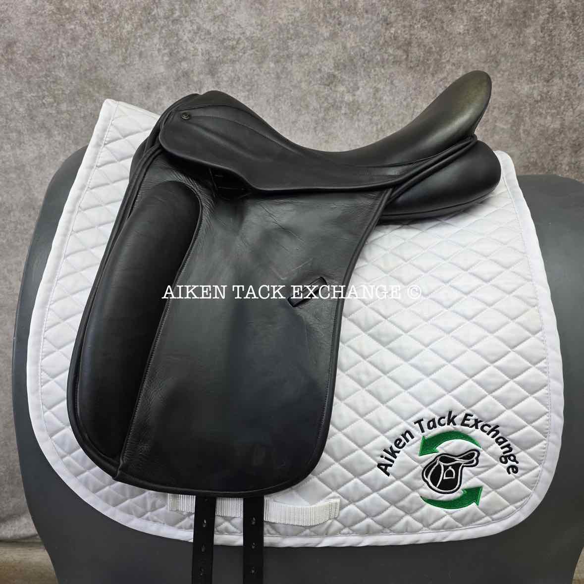 2006 County Perfection Dressage Saddle, 17" Seat, Narrow Tree, Wool Flocked Panels