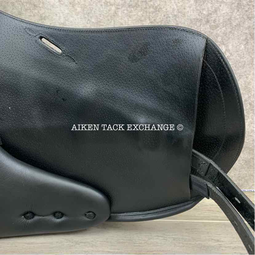 **SOLD** 2018 Equipe Oracle Monoflap Dressage Saddle, 18" Seat, Medium Wide Tree, Foam Panels
