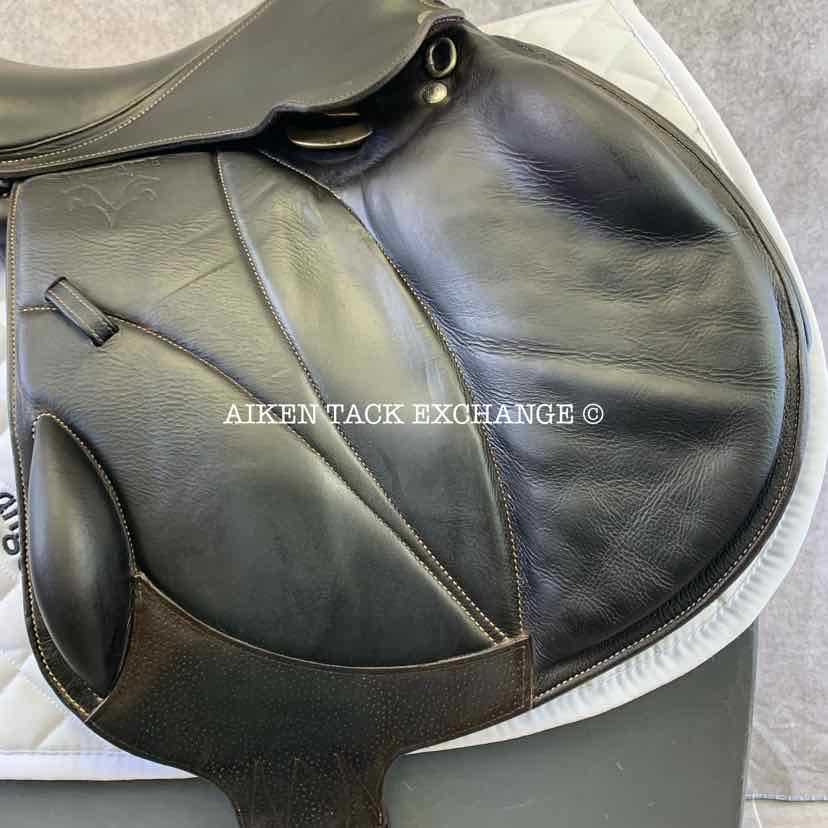 2021 Voltaire Lexington Monoflap Jump Saddle, 17" Seat, 3AAA Flap