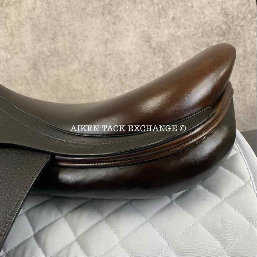 2018 Amerigo Vega Jump Saddle, 18" Seat, Medium Wide Tree, Wool Flocked Panels