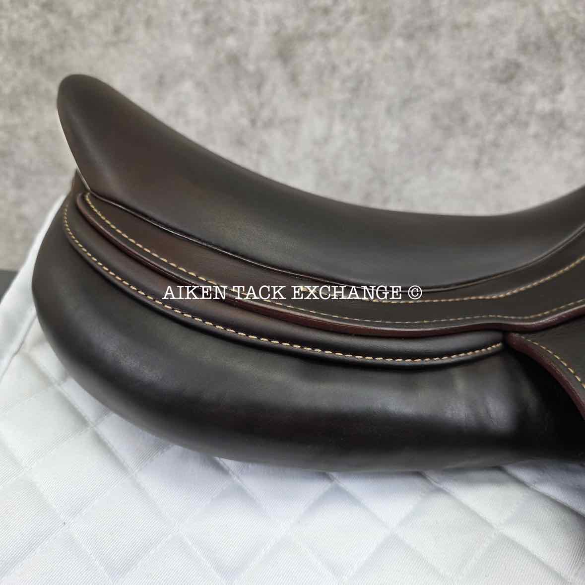 **SOLD** 2023 Prestige X-Advanced K Monoflap Jump Saddle, 18" Seat, 35 Tree - MW/W, Wool Flocked Panels