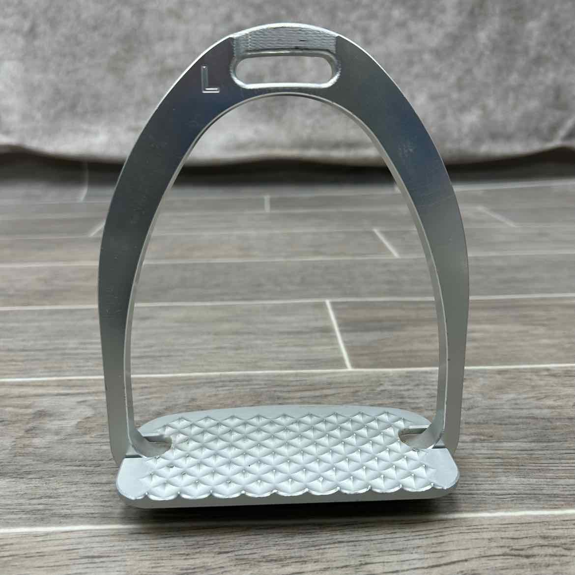 Tech Equestrian Inc. Size 4.5" Silver English Stirrup Irons
