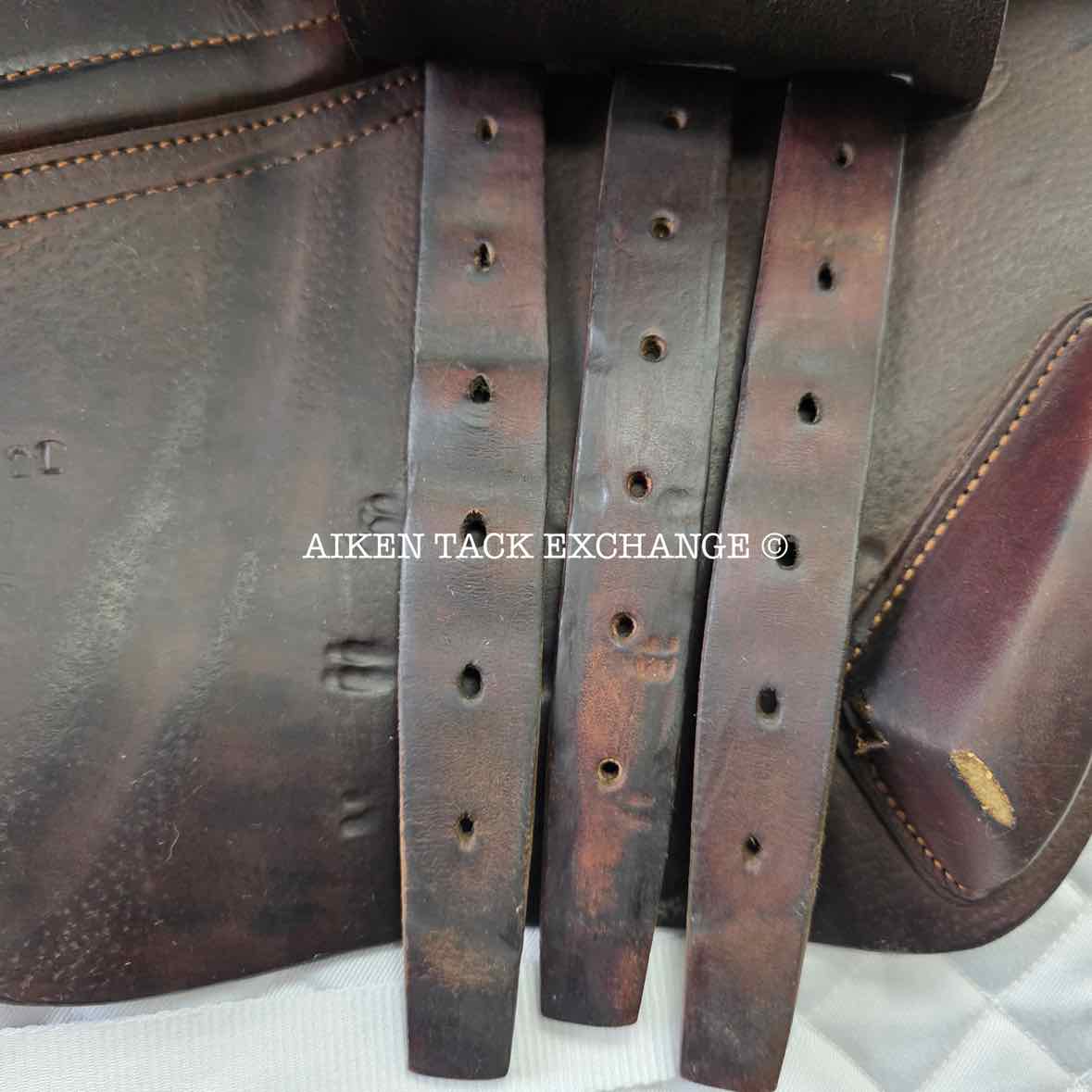 2016 CWD SE03 Close Contact Jump Saddle, 17" Seat, 2L Flap, Medium Wide Tree, Foam Panels