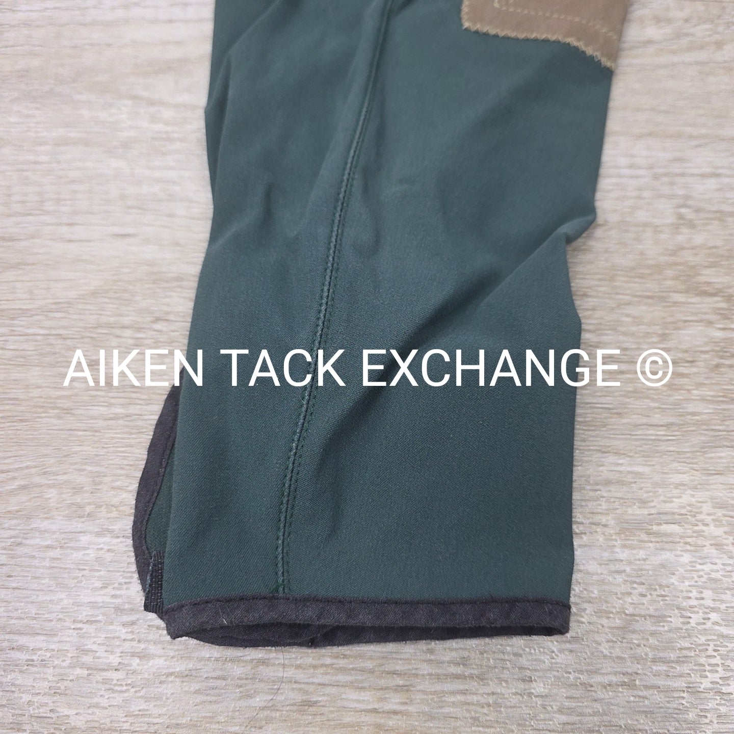 Tailored Sportsman Trophy Hunter Knee Patch Breeches, Size 32 R