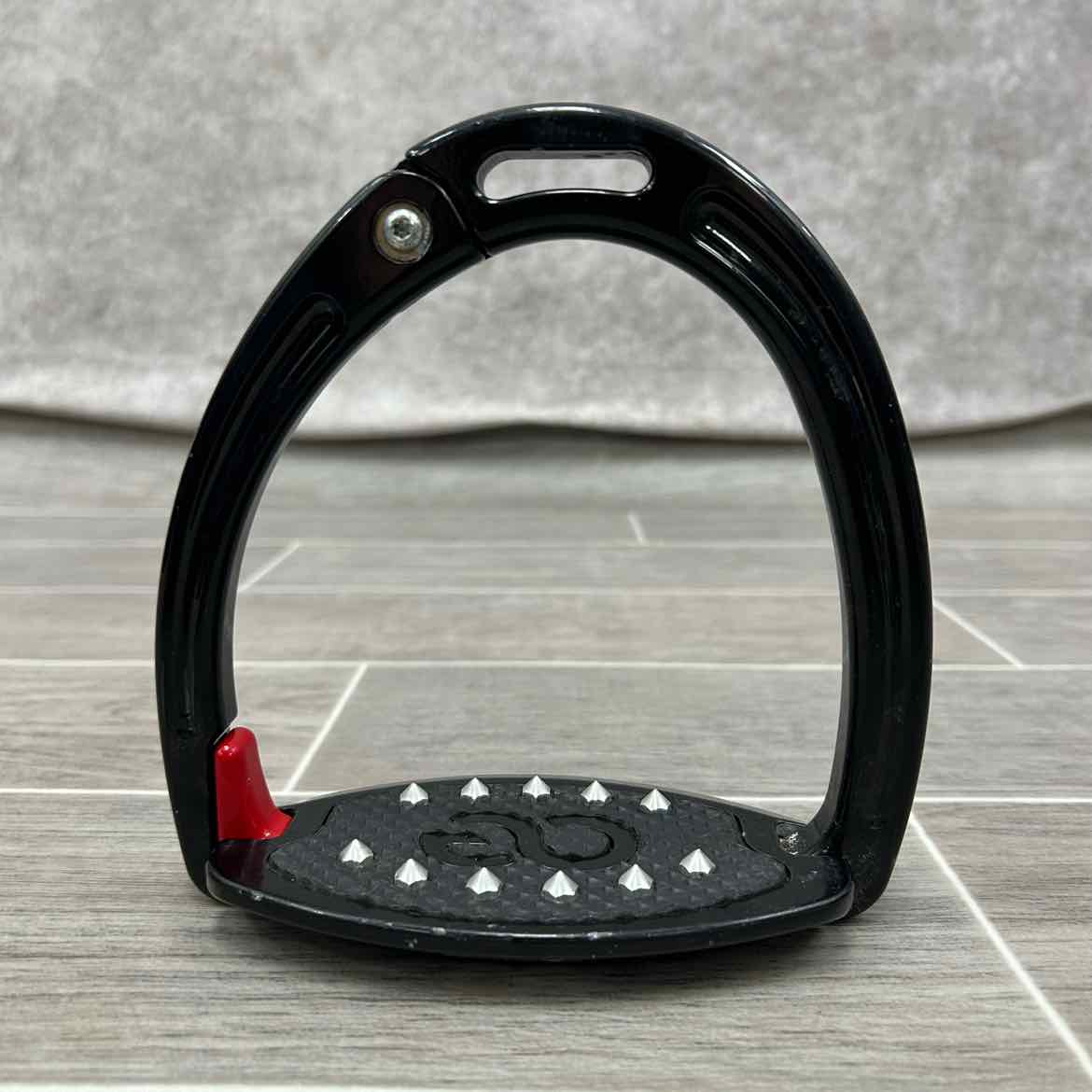 American Equus Elite Escape Safety Stirrup 4.75"