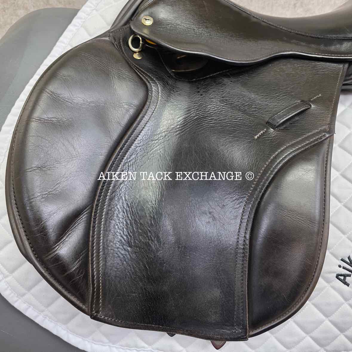 **SOLD** 2010 Black Country Maelstrom Jump Saddle, 17.5" Seat, Medium Tree, Wool Flocked Panels
