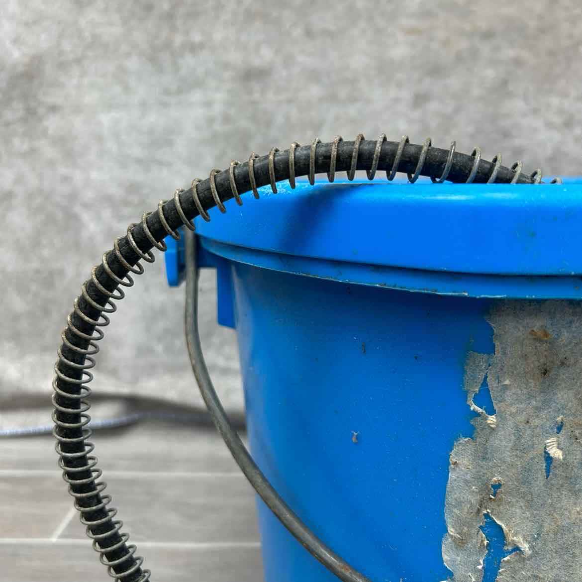 Flat Back Heated Water Bucket, 5 Gallons