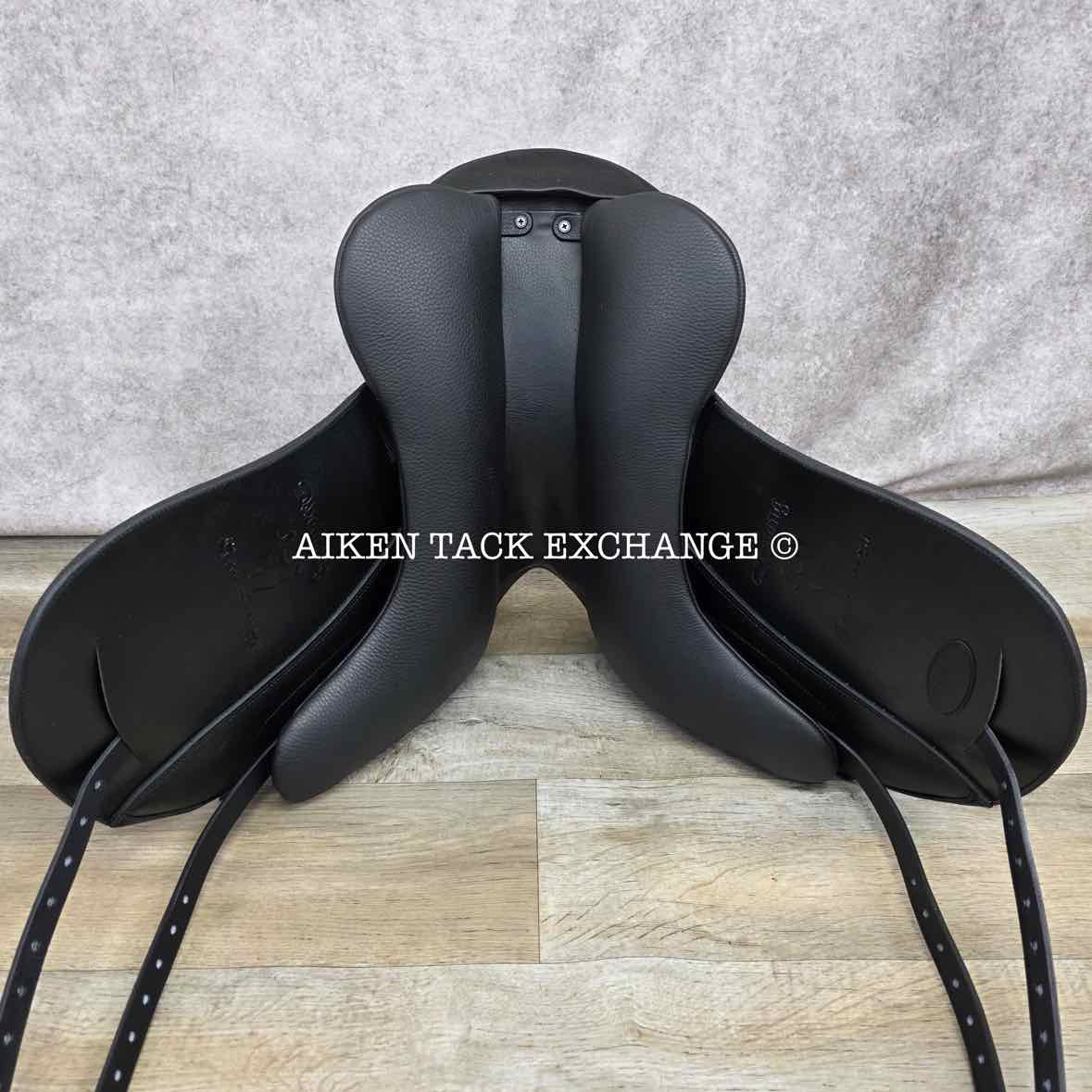 2025 Custom Saddlery Wolfgang Constanze 2 Monoflap Dressage Saddle, 17.5" Seat, Adjustable Tree, Wool Flocked Panels