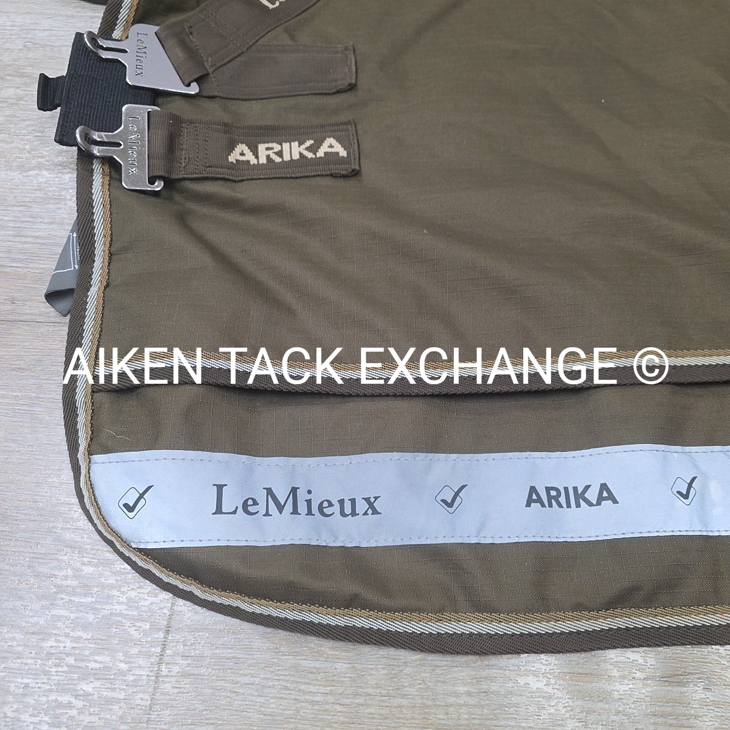 LeMieux Arika Ripstop 0g Turnout Rug w/ Neck Cover, Size 75"