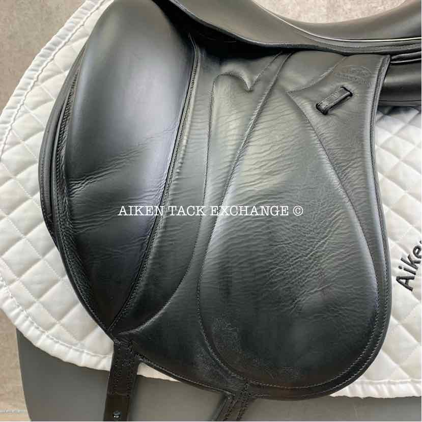 **SOLD** 2017 Devoucoux Makila S Monoflap Dressage Saddle, 18" Seat, 3A Flap, Medium Wide Tree, Foam D3D Panels, Buffalo Leather