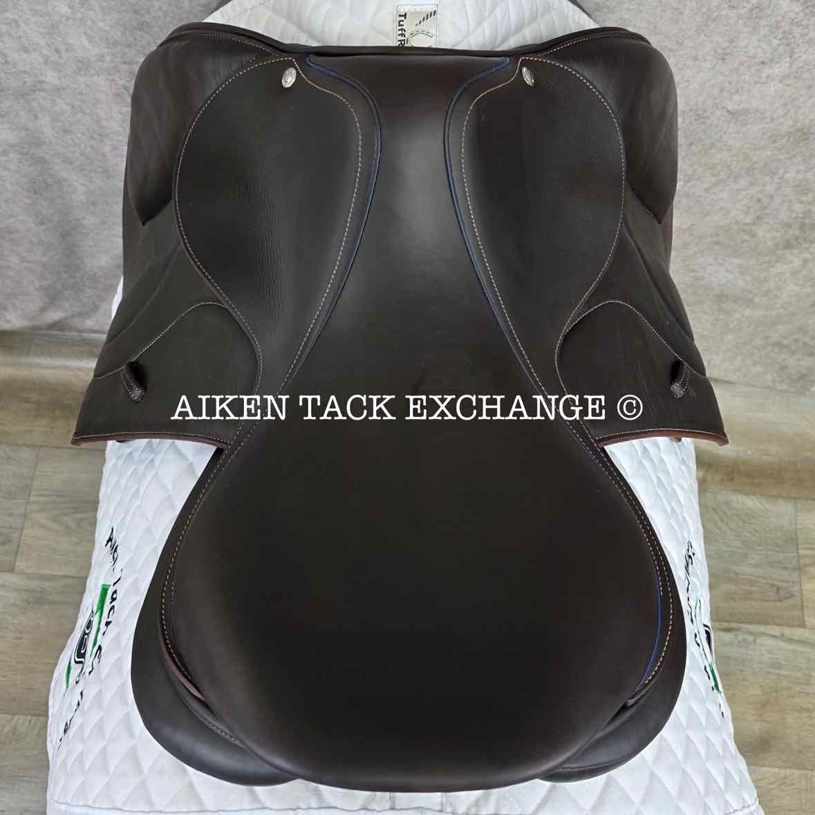 2019 Devoucoux Biarritz O Close Contact Jump Saddle, 17.5" Seat, 1 Flap, Medium Tree, Foam Panels, Full Buffalo Leather