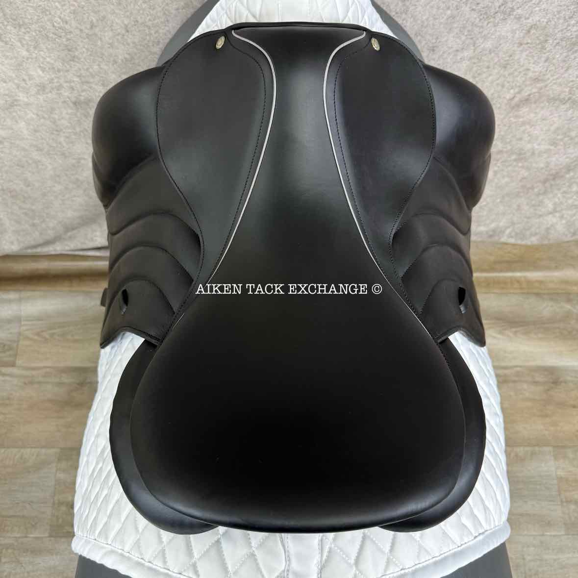 2015 Devoucoux Makila O Monoflap Dressage Saddle, 18" Seat, 1 Flap, Medium Wide Tree, D3D Panels, Full Buffalo Leather