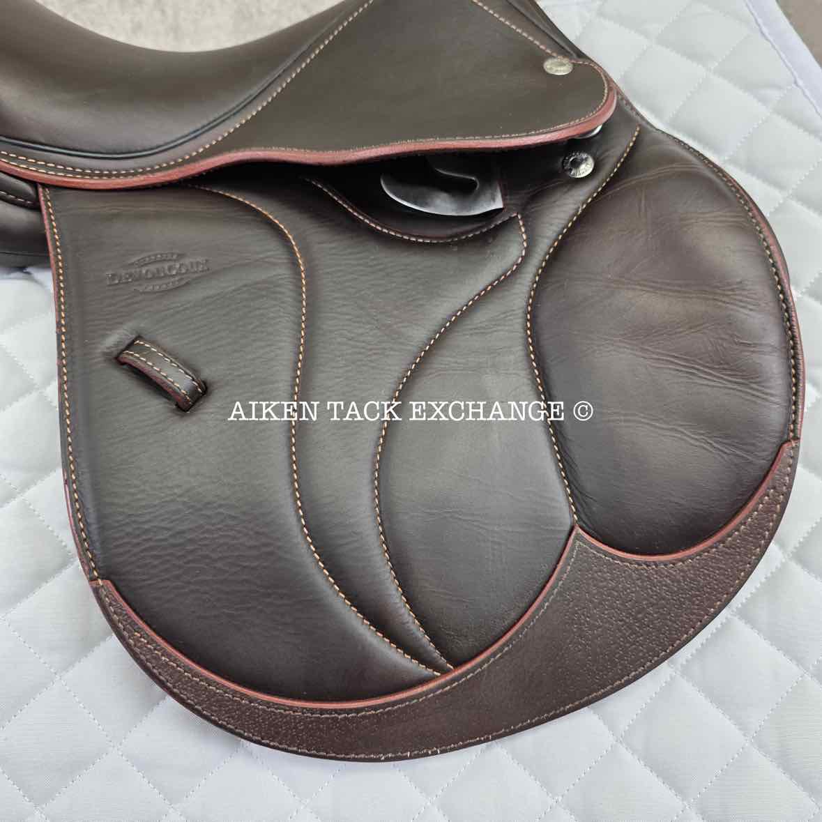 2022 Devoucoux Biarritz K Close Contact Jump Saddle, 15" Seat, 00K Flap, MW Tree, D3D Panels, Full Buffalo Leather