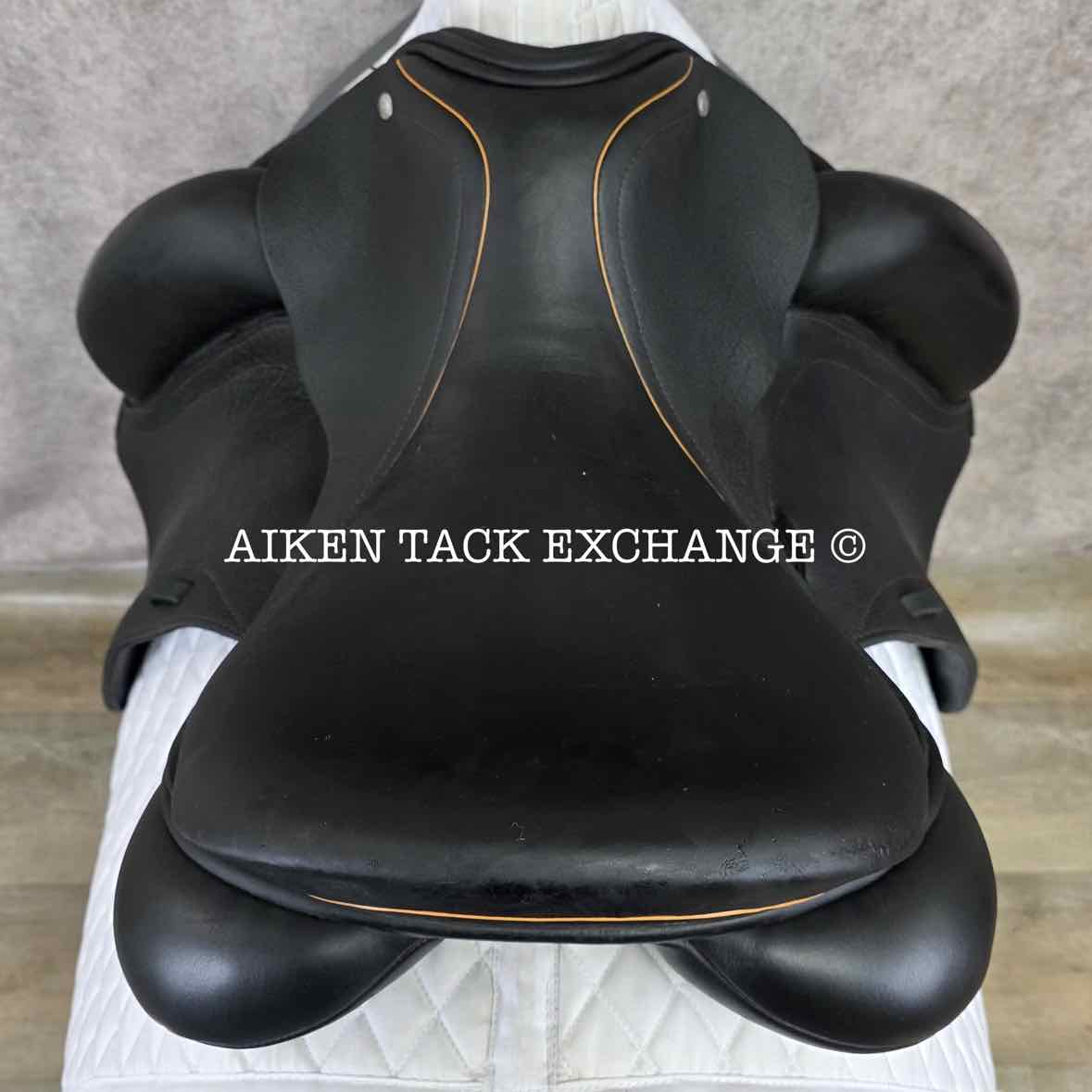 2016 Custom Saddlery Everest R Monoflap Dressage Saddle, 17.5" Seat, Adjustable