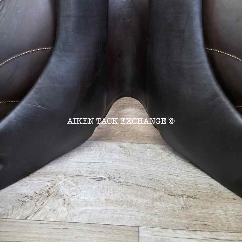 **SOLD** 2003 Antares Cadence Monoflap Dressage Saddle, 17.5" Seat, 2D Flap, MW/W Tree, Foam Panels, Full Buffalo Leather