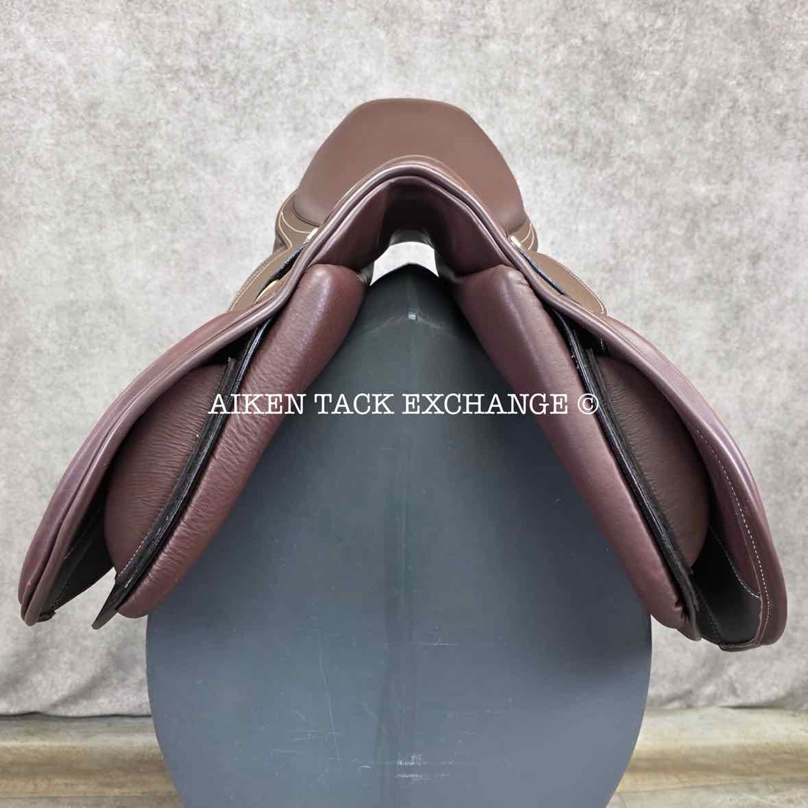 **SOLD** HDR - Henri de Rivel Club Close Contact Plus Saddle, 16.5" Seat, Adjustable Tree - IGP Changeable Gullet, Foam Panels