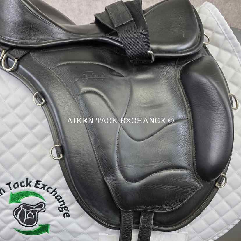 **SOLD** Freeform Lightweight Treeless Classic Trail Endurance Saddle, 17" Seat