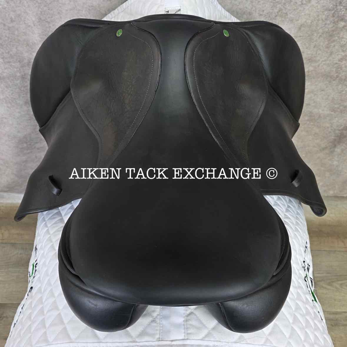 2007 County Innovation Jump Saddle, 18" Seat, Medium Tree, Wool Flocked Panels