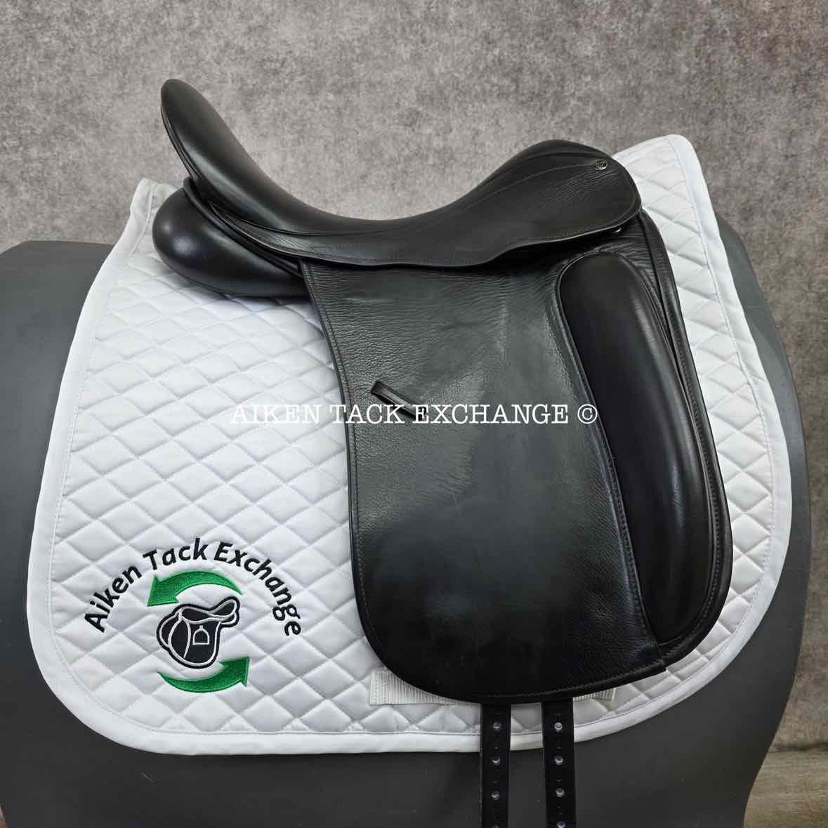 2015 County Perfection Dressage Saddle, 17.5" Seat, Medium Tree, Wool Flocked Panels