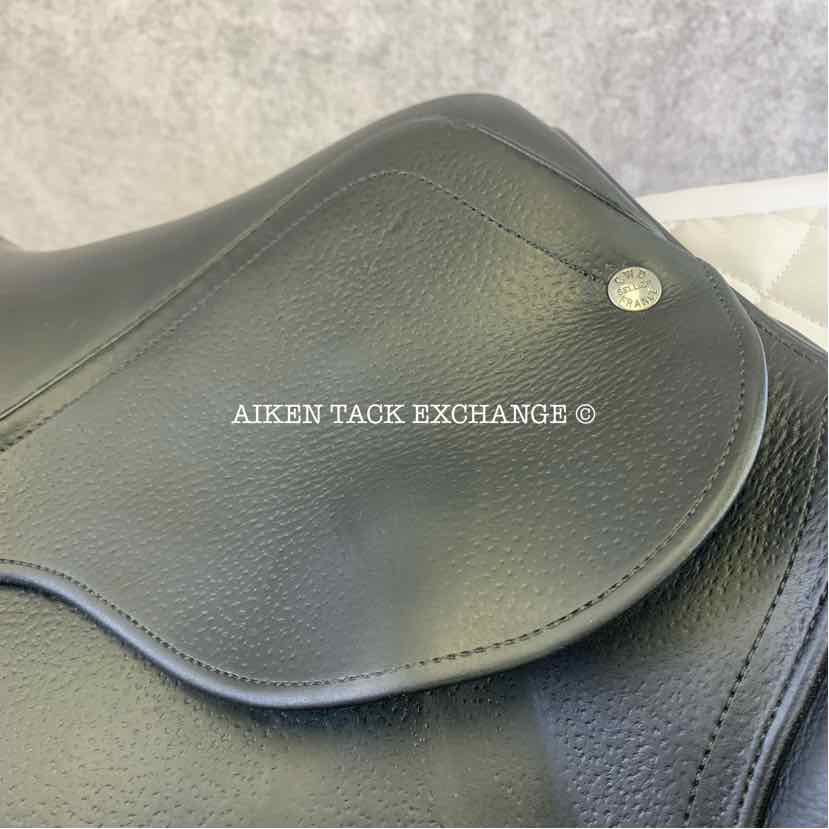 2014 CWD SE02 Close Contact Jump Saddle, 17" Seat, 2L Flap, Medium Wide Tree, Foam Panels