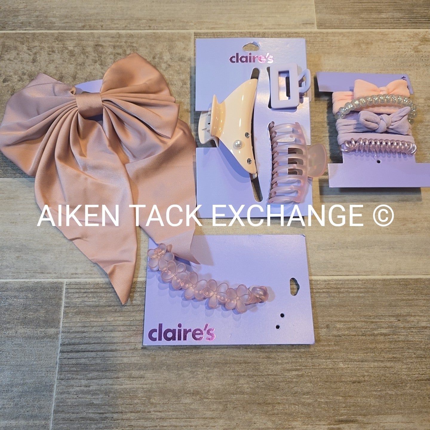 Claire's Hair Bundle - 4 Claw Clip, 1 Hair Clip, 1 Pack of Hair Ties