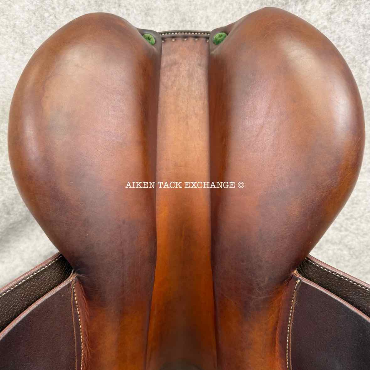 2009 Devoucoux Oldara Close Contact Jump Saddle, 18" Seat, 3A Flap, Medium Wide Tree, Foam Panels