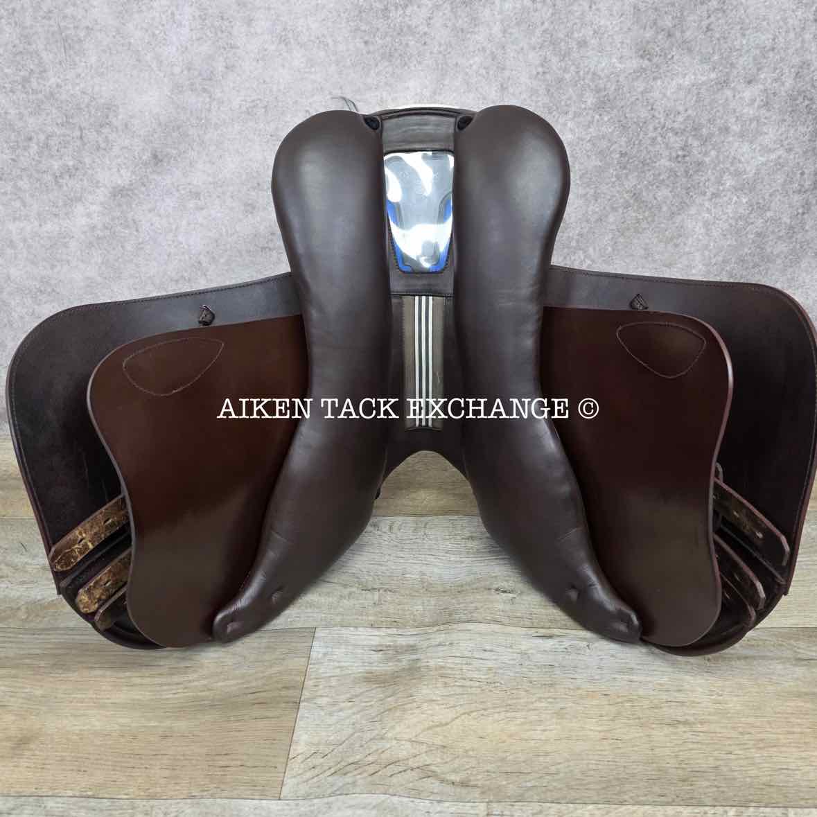 **SOLD** 2020 Prestige Synchrony CPS Jump Saddle, 17" Seat, 34 Tree - MW, Wool Flocked Panels