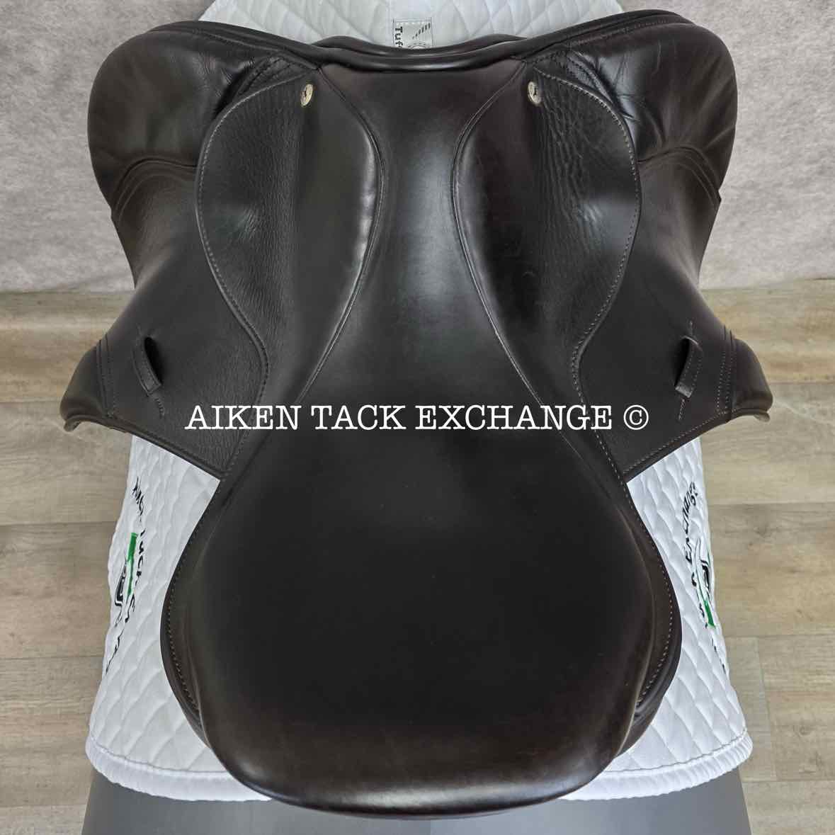 **SOLD** 2010 Black Country Maelstrom Jump Saddle, 17.5" Seat, Medium Tree, Wool Flocked Panels