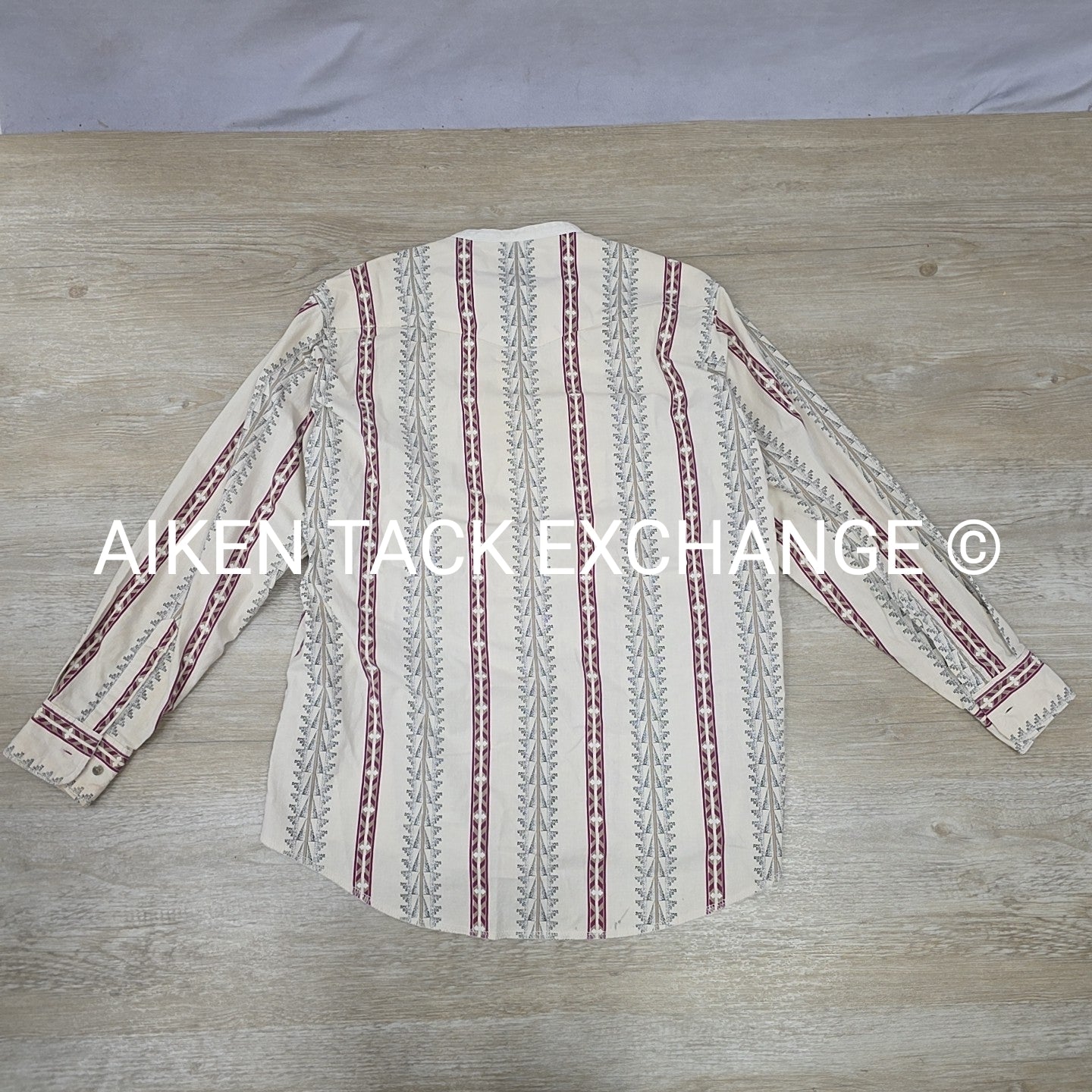 Wrangler X-Long Tails Button Up Shirt, Men's Medium