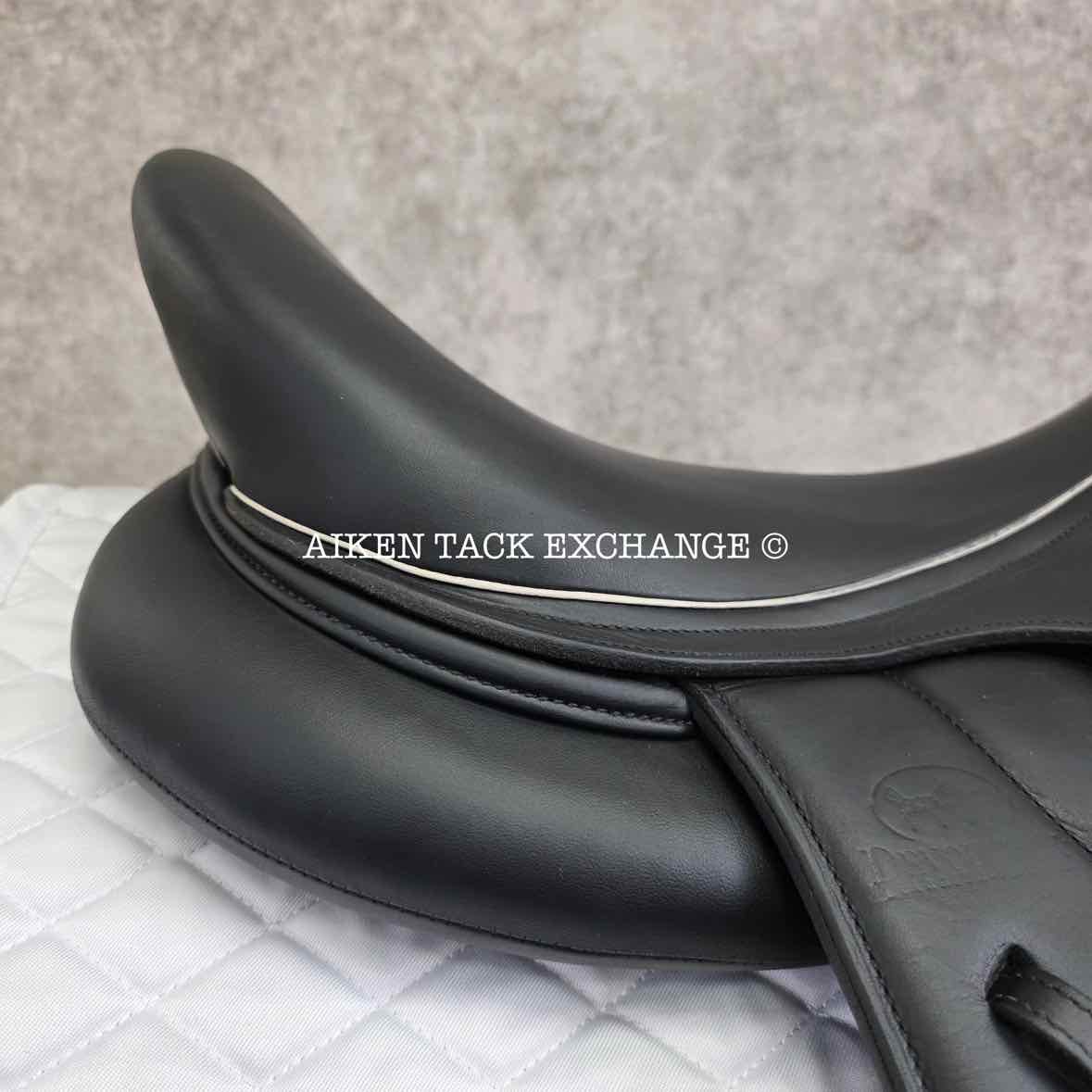 2017 Devoucoux Makila S Monoflap Dressage Saddle, 18" Seat, 1A Flap, M/MW Tree, D3D Panels, Full Buffalo Leather