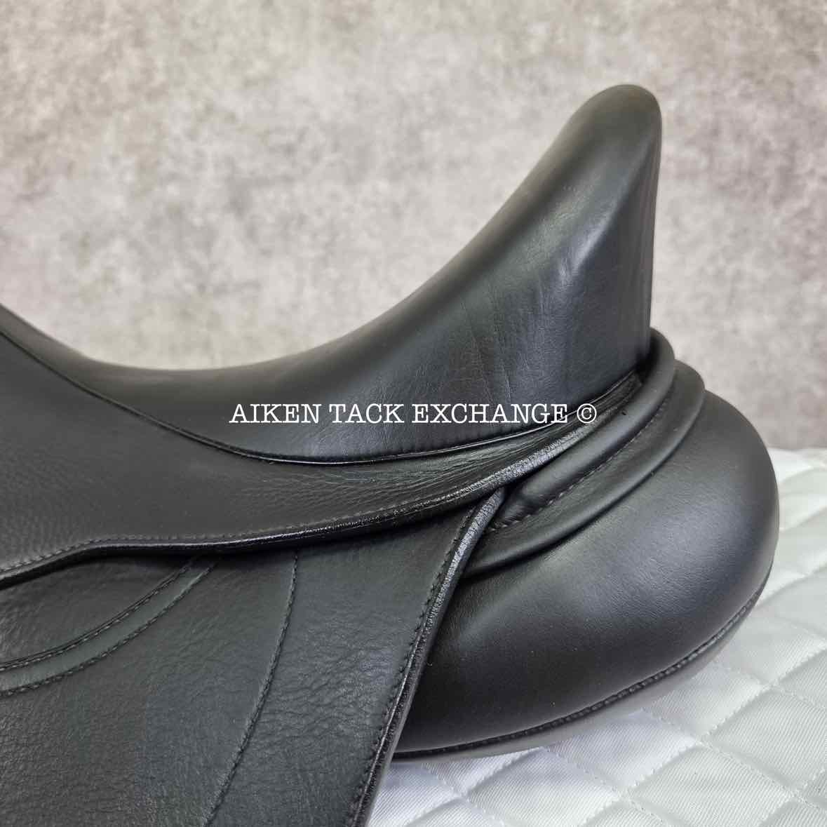 2007 DK Freedom Monoflap Dressage Saddle, 17" Seat, Wide Tree, Wool Flocked Panels