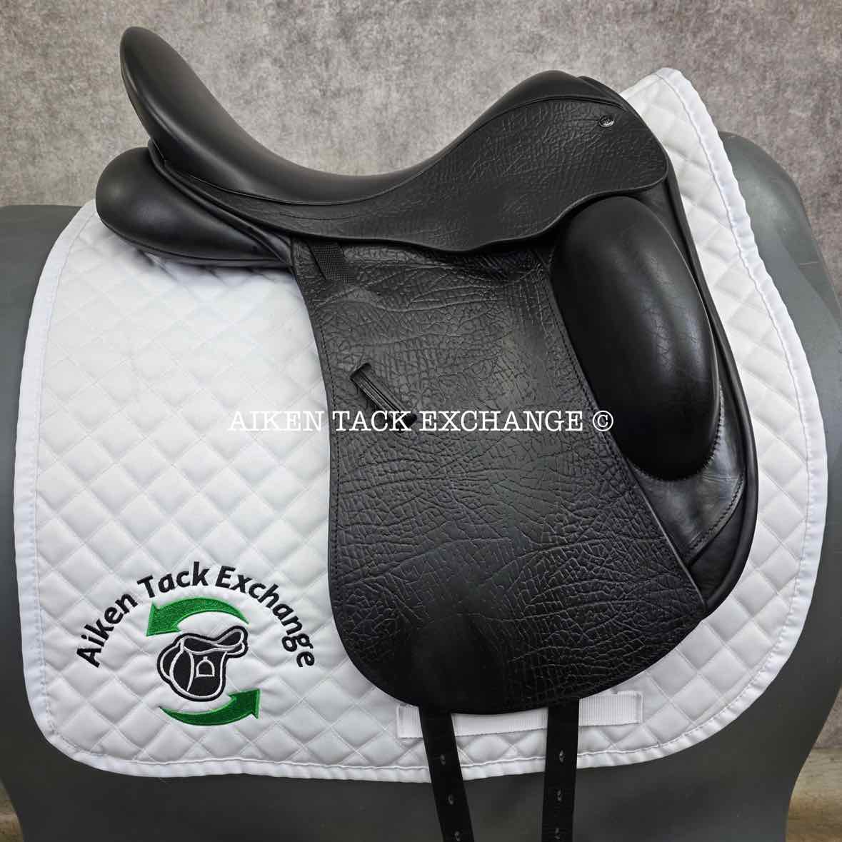 **SOLD** 2018 County Epiphany Monoflap Dressage Saddle, 17" Seat, Medium Narrow Tree, Wool Flocked Panels