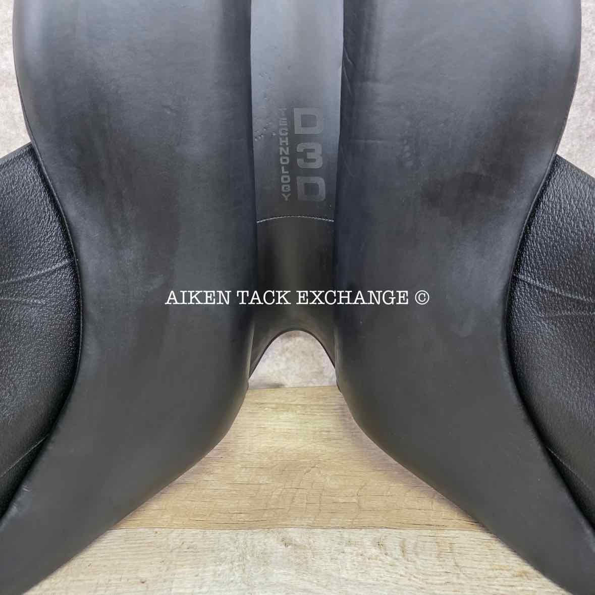 2018 Devoucoux Makila Lab Monoflap Dressage Saddle, 17.5" Seat - 2AA Flap, MW Tree, D3D Panels, Full Buffalo Leather