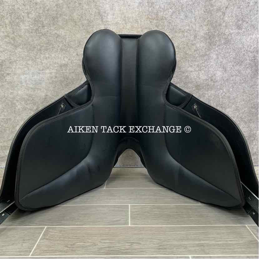 **SOLD** Thorowgood T4 Moveable Block MDR Standard Wither Dressage Saddle, 17.5" Seat, Adjustable Tree - Changeable Gullet, Wool Flocked Panels