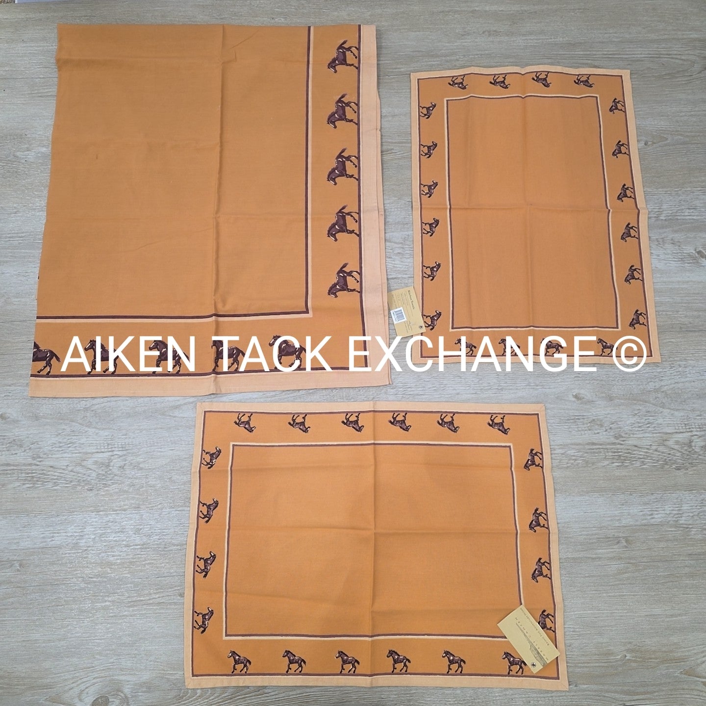 Marble Canyon Tablecloth & 2  Kitchen Towels