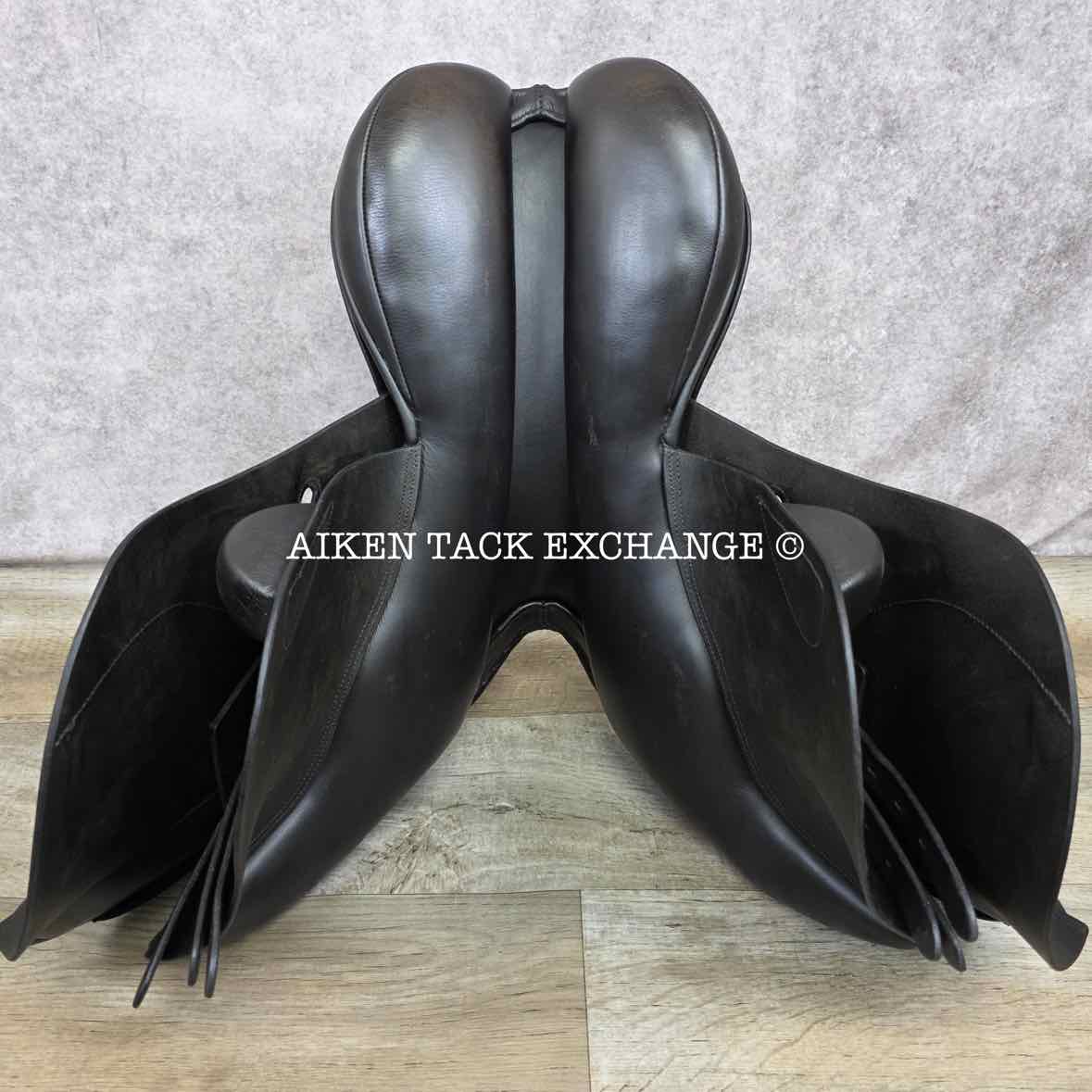 Barnsby Shockemohle Jump Saddle, 18" Seat, Medium Tree, Wool Flocked Panels