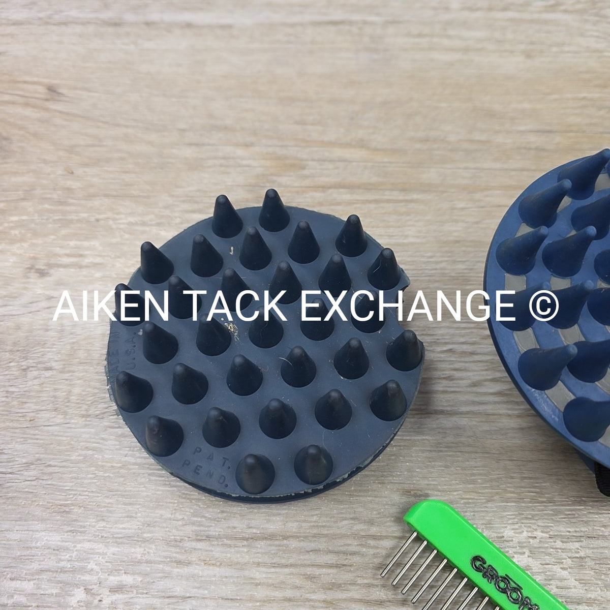 BARGAIN BUNDLE: 2 Combs & 2 Curry Combs