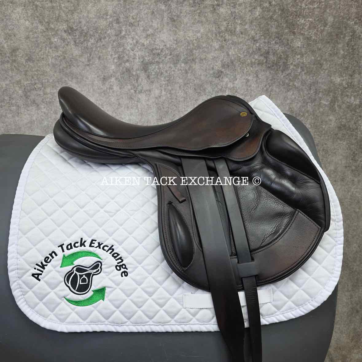 **On Trial** 2014 Black Country Solare Vinici Monoflap Jump Saddle, 17.5" Seat, Medium Wide Tree, Wool Flocked Panels