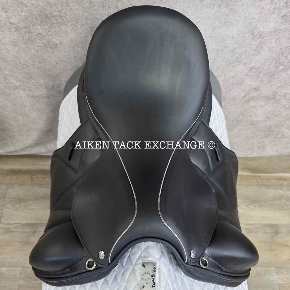 2017 Devoucoux Makila S Monoflap Dressage Saddle, 18" Seat, 1A Flap, M/MW Tree, D3D Panels, Full Buffalo Leather