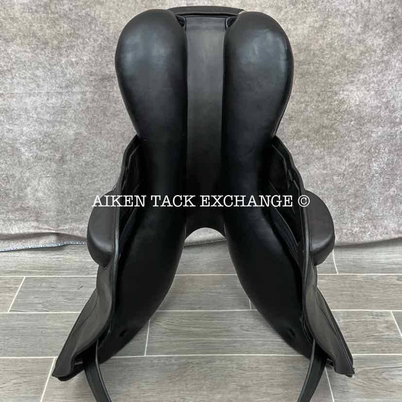2020 Erreplus E-Contact Monoflap Jump Saddle, 18" Seat, Adjustable Tree, Wool Flocked Panels