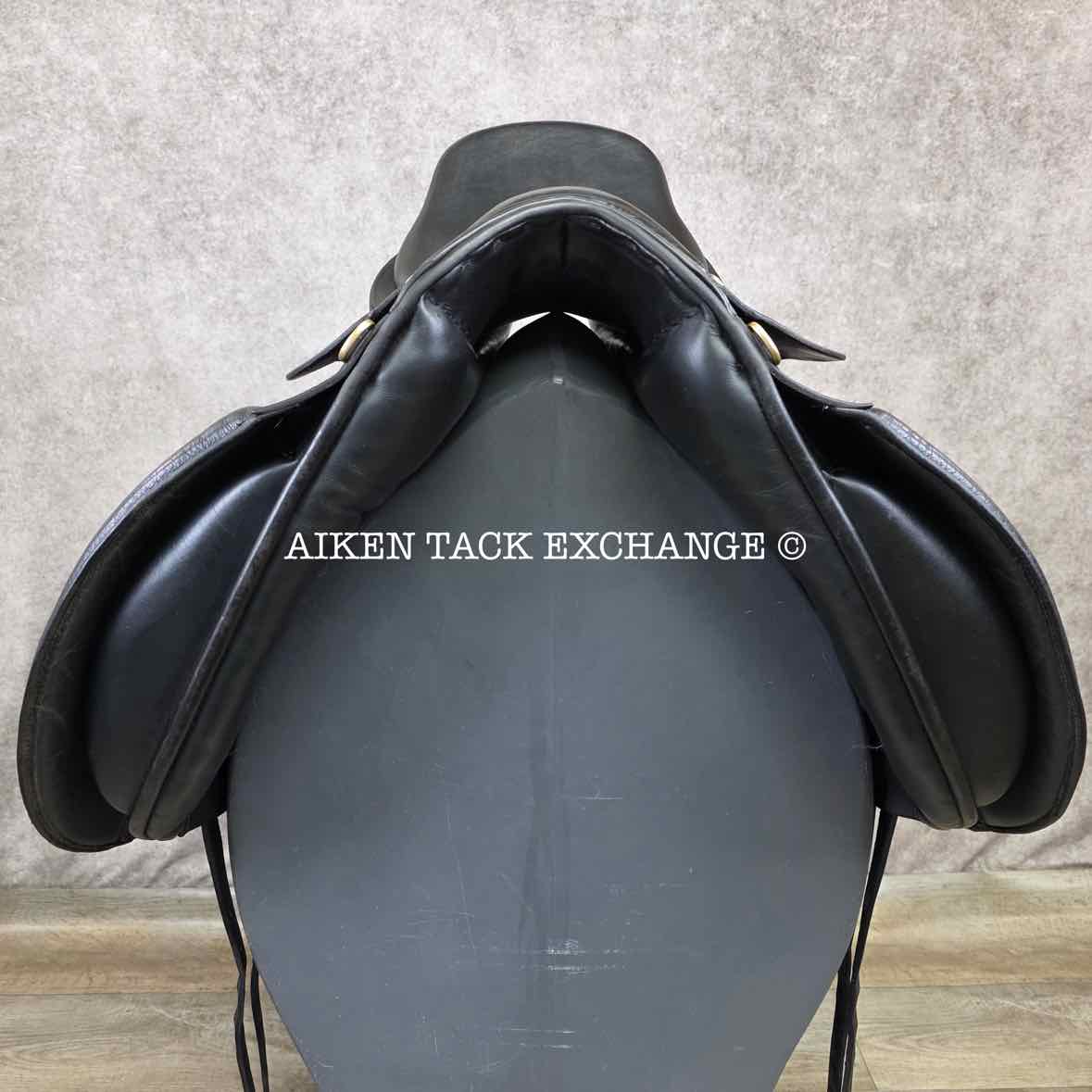 Anky Dressage Saddle, 17" Seat, Medium Wide Tree, Wool Flocked Panels