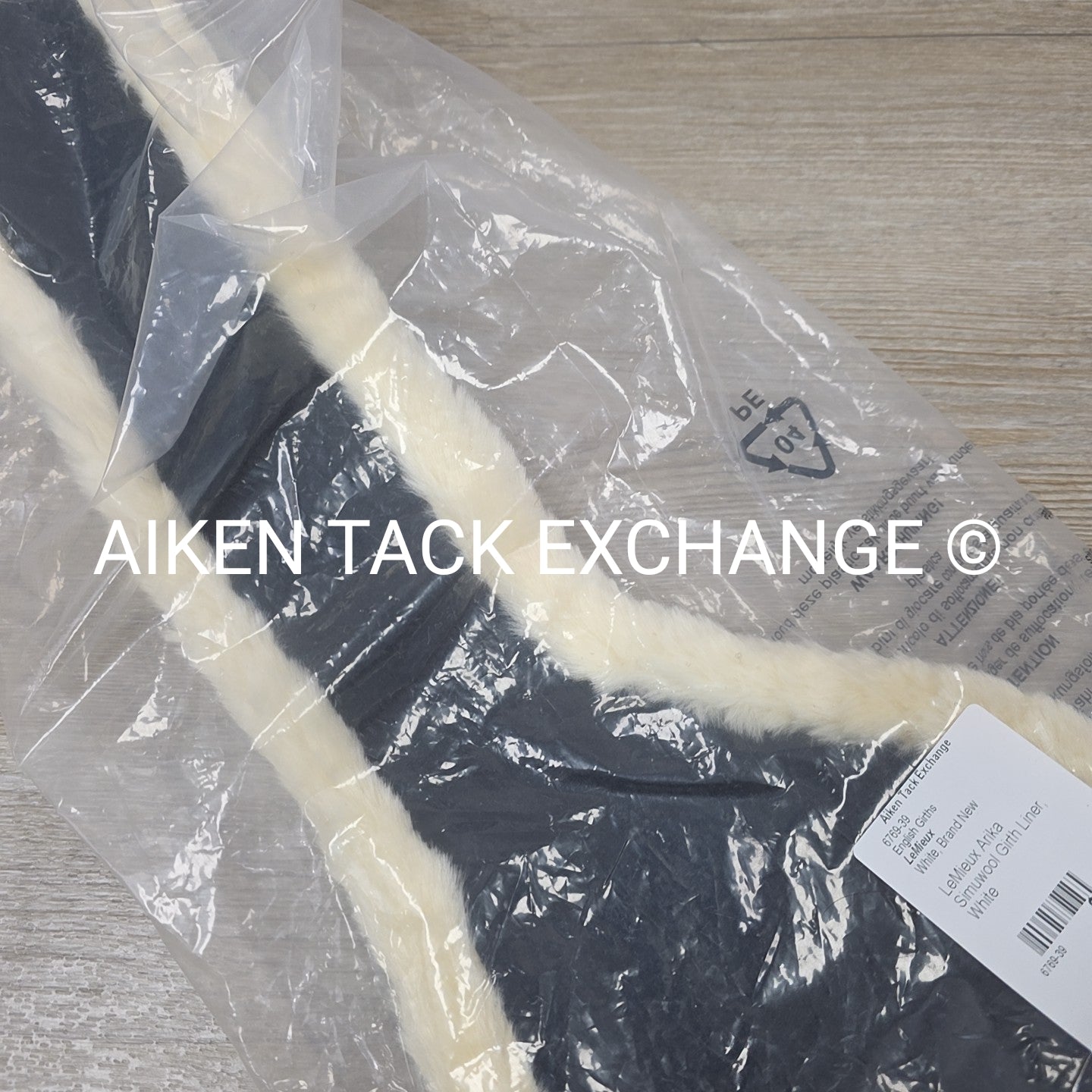 LeMieux Arika Simuwool Girth Liner, White