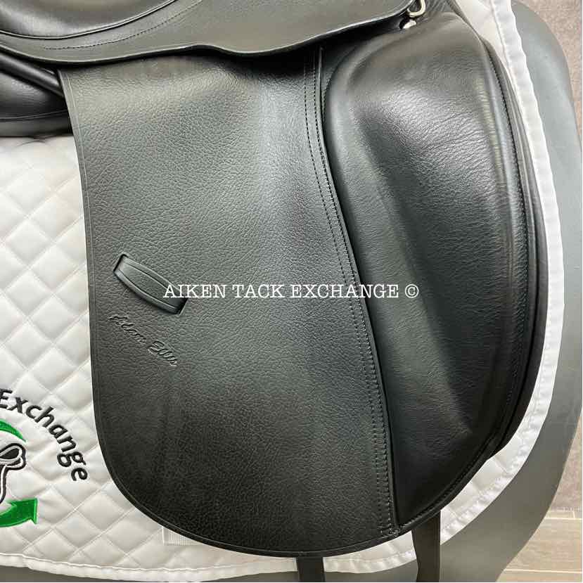 **SOLD** Adam Ellis Style Dressage Saddle, 18" Seat, M/MW Tree, Wool Flocked Panels