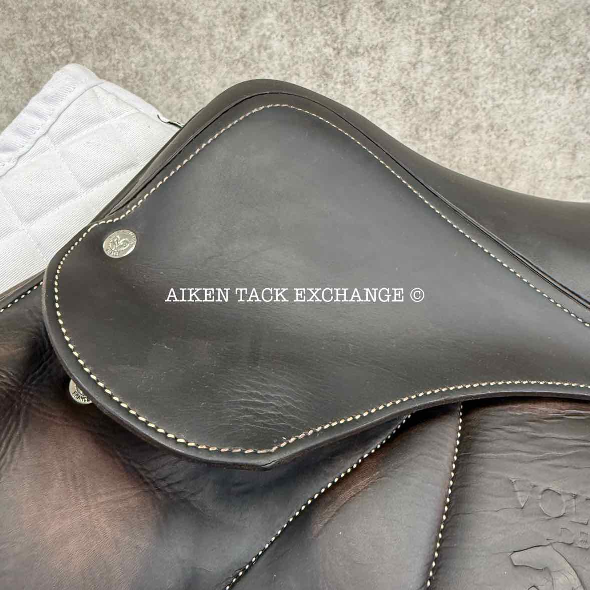 2018 Voltaire Lexington Monoflap Jump Saddle, 18.5" Seat, 2AA Flap, MW/W Tree, FIN Panels, Full Buffalo Leather