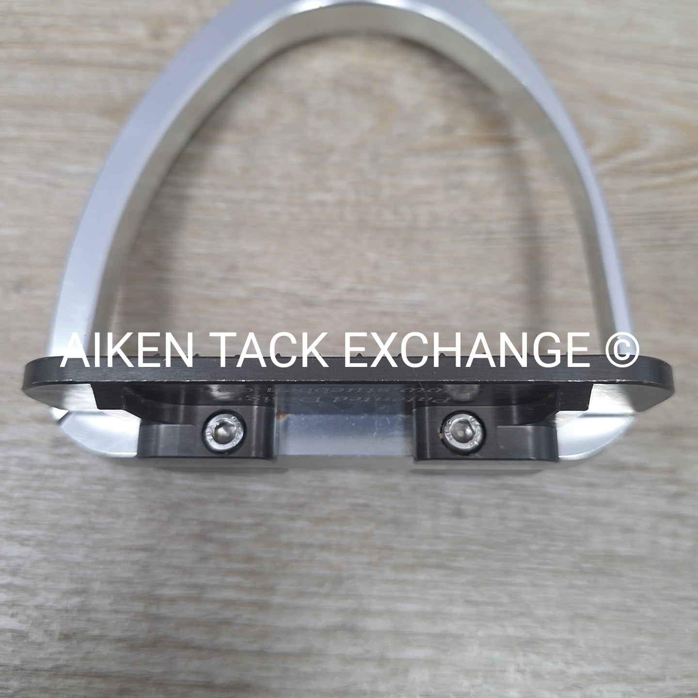 Stubben Maxi Grip Aluminum Stirrup Irons, 4.75"