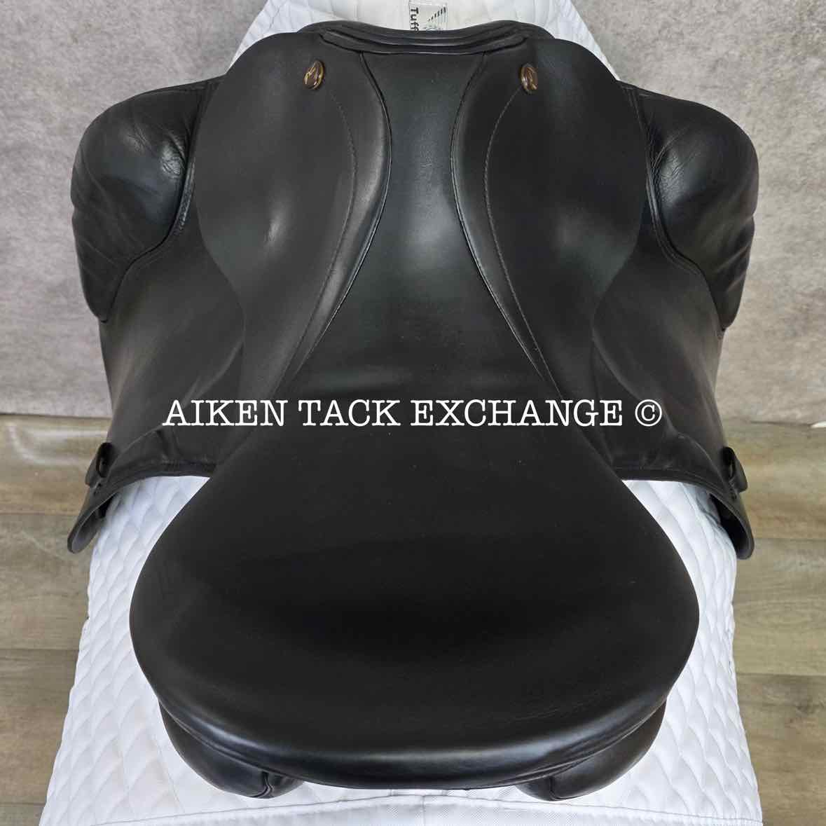 2008 Prestige Doge Dressage Saddle, 17" Seat, 33 Tree - M/MW, Wool Flocked Panels