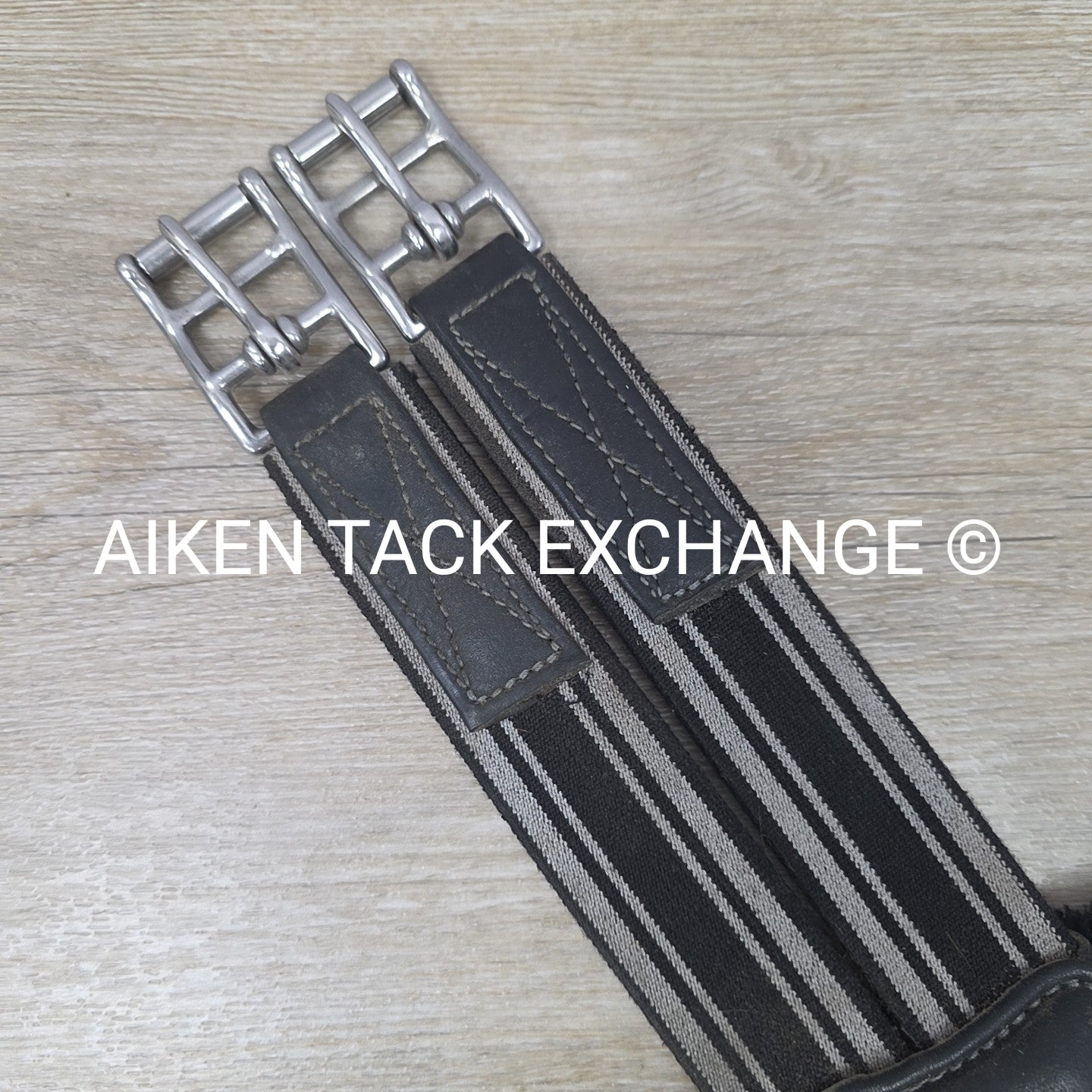 LeMieux Arika Simuwool Contour Long Girth, Black, 52"