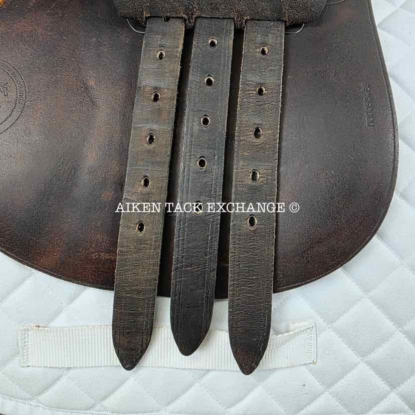 **SOLD** Collegiate Ruiz Diaz Close Contact Jump Saddle, 16.5" Seat, Medium Tree, Foam Panels