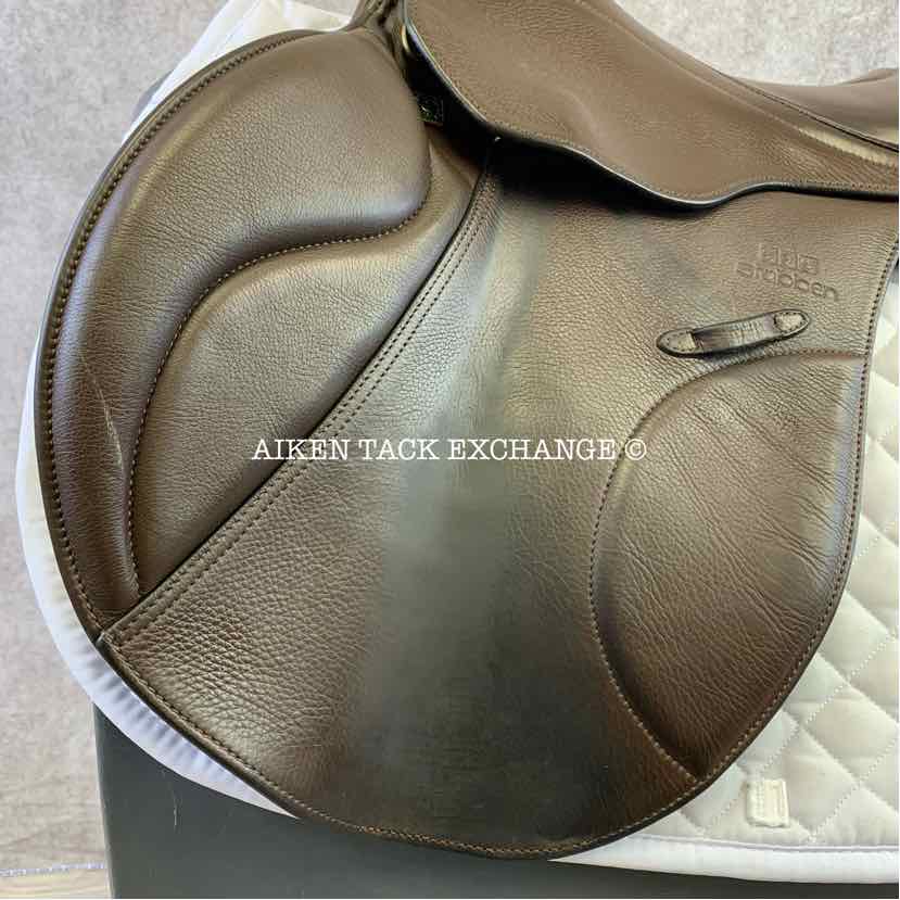 2011 Stubben Genesis Deluxe Jump Saddle, 18" Seat with Biomex, 31 cm Tree - Medium Wide/Wide, Wool Flocked Panels